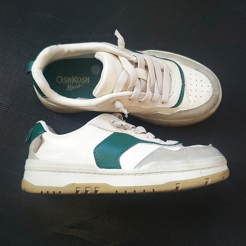 OshKosh B'gosh Easy-On Casual White and Green Sneakers